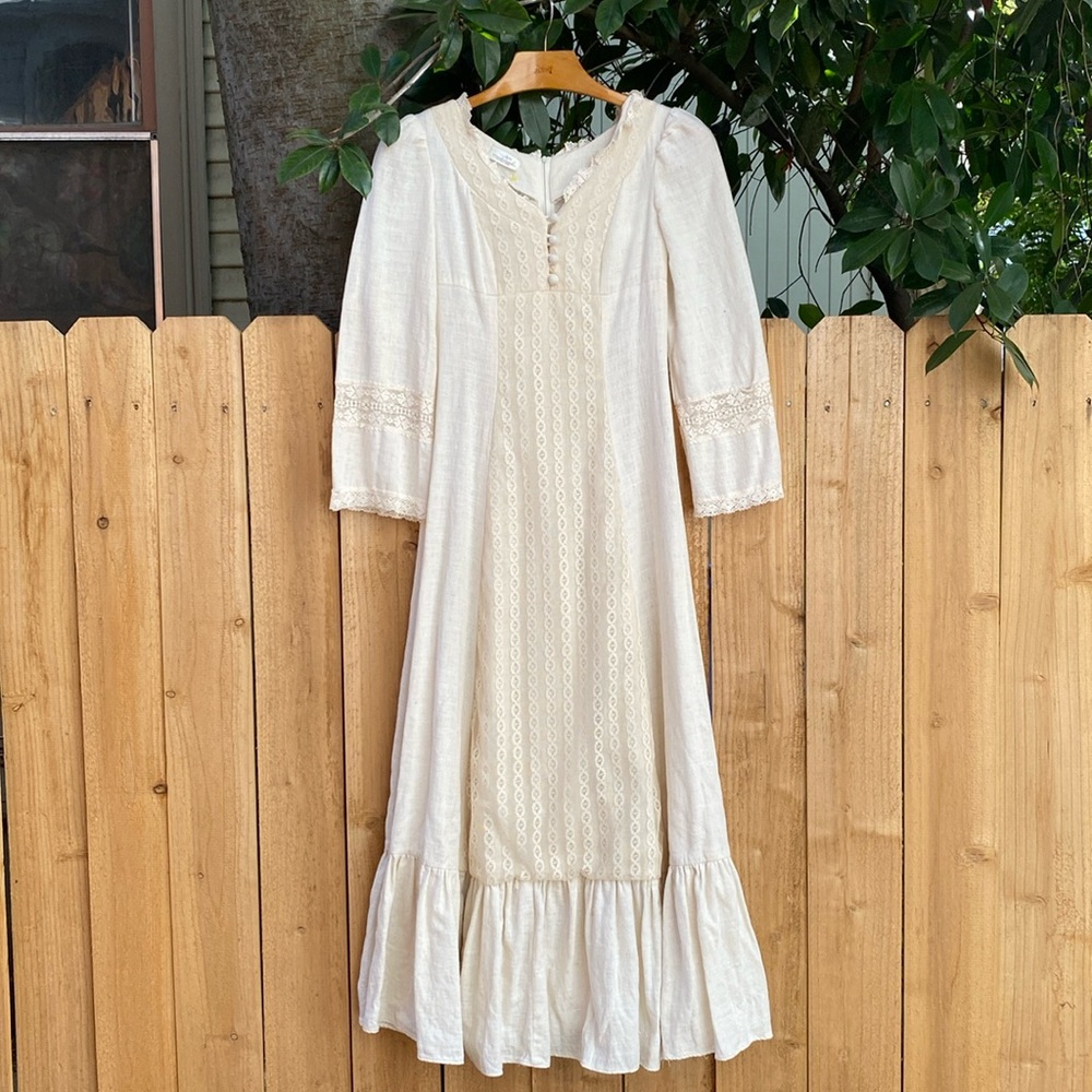 Vintage Size Small Linen Dress Romantic Prairie Cottage Core Cream Lace Buttons